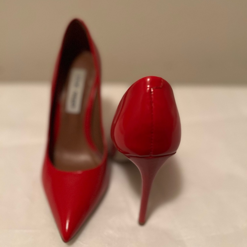 Red Steven Madden heels! Great for date nights/girls out dinners.